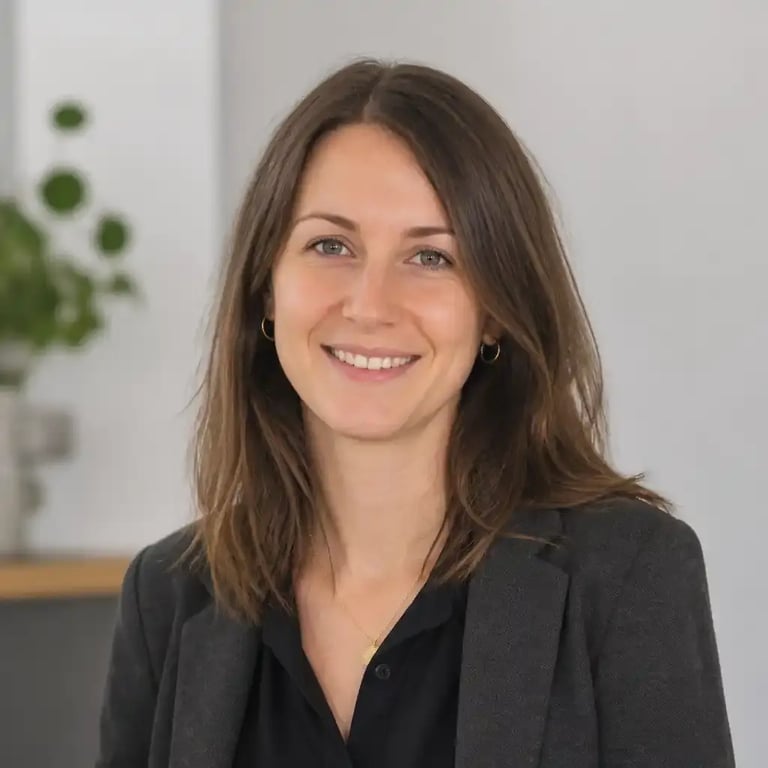 Élise Caradec-Latour