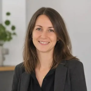 Élise Caradec-Latour